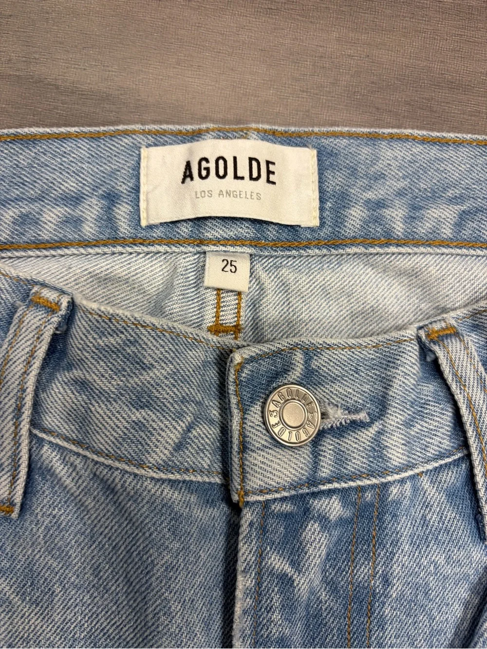 AGOLDE Lyle Low-Rise Slim Jeans in Switch Wash
